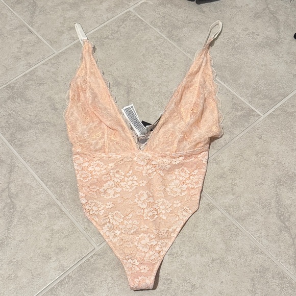 Forever 21 Other - Forever 21 Peach Lace Bodysuit
